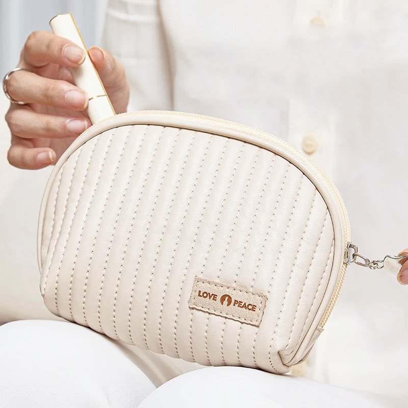 1722374239WhatsApp Image 2024-07-29 at 10.58.53 AM (3) Cosmetiquera Medialuna